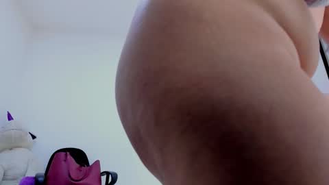 ariacoral online show from April 10, 3:18 pm