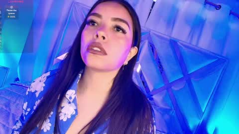 ariana_castillo__ online show from April 13, 1:01 pm
