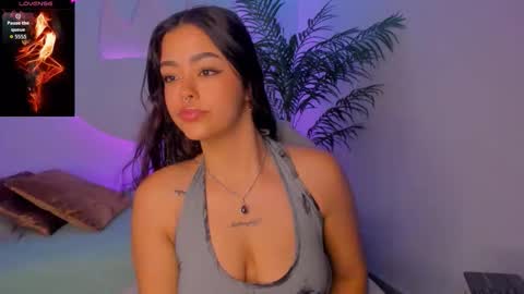 Ariana  online show from November 25, 1:02 pm