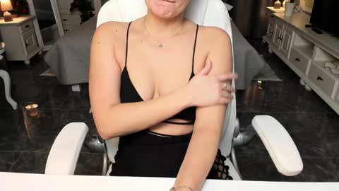 Ana online show from December 28, 2:53 pm