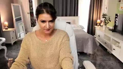 Ana online show from October 2, 10:53 am