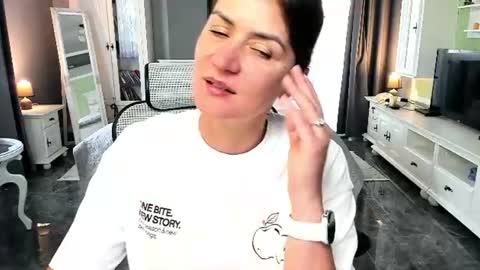 Ana online show from July 19, 6:04 am