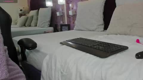 Arianna Sweeg online show from February 20, 4:52 pm