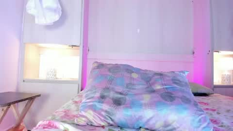 ariannavega_ online show from June 3, 2:33 pm