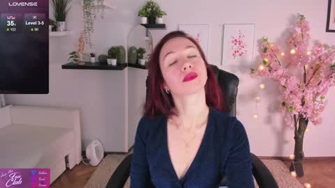 Ariella online show from December 3, 1:32 pm