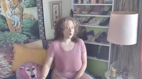 Arielle Ari online show from October 31, 5:06 pm