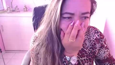 Arielle online show from April 10, 7:09 pm