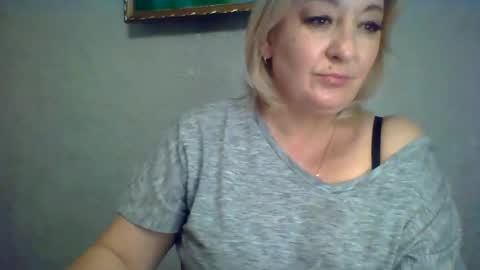 ArielXLoveresss online show from October 4, 9:37 am