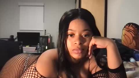 ariessisbetter online show from April 22, 9:45 pm