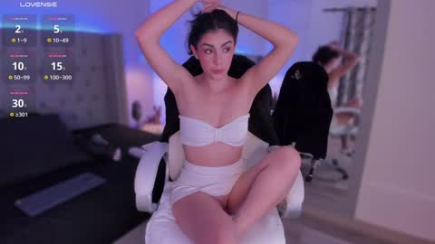 AriKohler online show from December 5, 8:55 pm