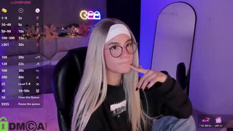 Ari  online show from December 14, 1:55 am