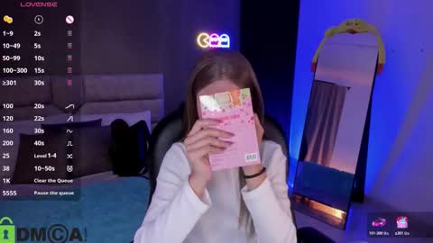 Ari  online show from January 8, 9:30 pm