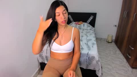 aristena_01 online show from January 21, 12:39 pm