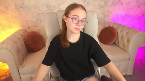 arrinawair online show from November 4, 8:41 am