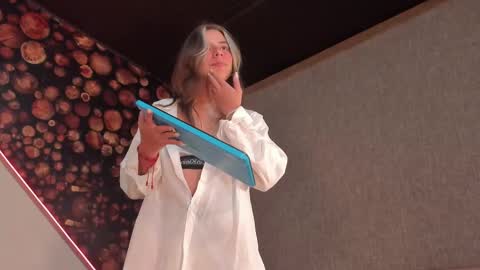 artemisablake online show from February 24, 4:26 pm