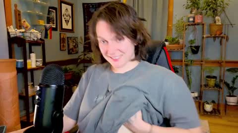 Artie Paints online show from December 4, 1:14 am