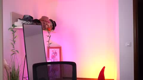 Amalia online show from March 6, 1:37 am