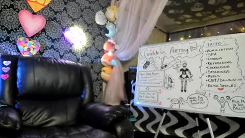 ArtsyHeartsyy online show from February 28, 2:42 am