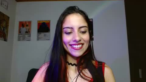   Independent Model online show from December 12, 9:26 pm