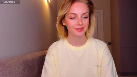 your pretty Ashley online show from December 5, 6:00 pm