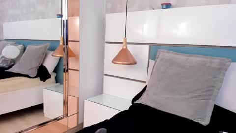 Ashkoreh online show from October 17, 8:23 pm