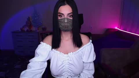   Yasmina   online show from January 21, 3:15 am