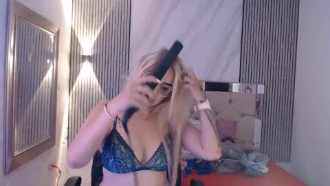 ashley__tylor online show from March 6, 3:12 am