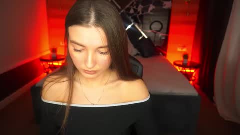 ashleybaee online show from November 21, 2:30 pm