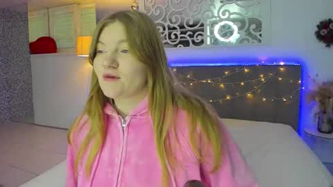 AshleyJonse online show from December 21, 6:17 am