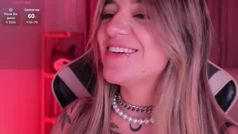 Ashley Lauren online show from December 19, 4:37 am