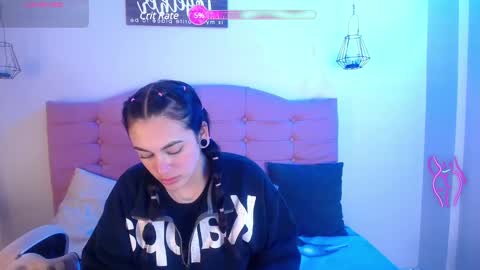 kylie online show from March 4, 3:33 am