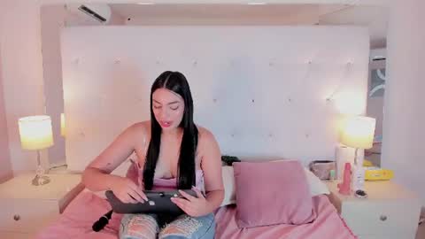Ashly online show from July 3, 8:04 pm