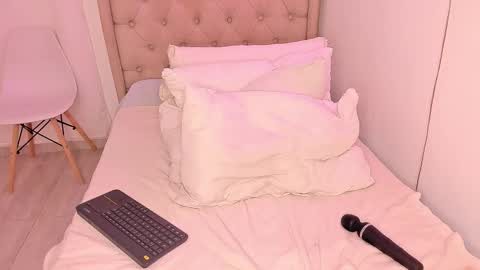 Ashly  online show from September 23, 1:53 pm