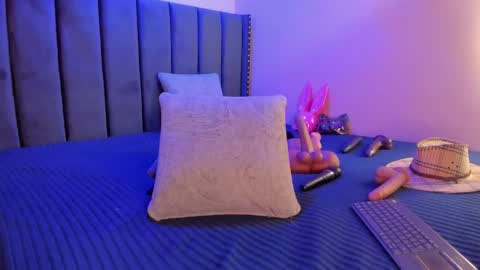 ashlye_miller_ online show from November 1, 5:22 am