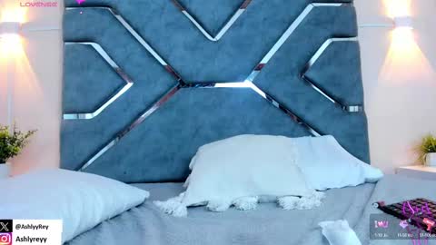 Ashly  online show from February 10, 10:51 pm