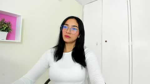 Camila online show from January 28, 1:05 pm