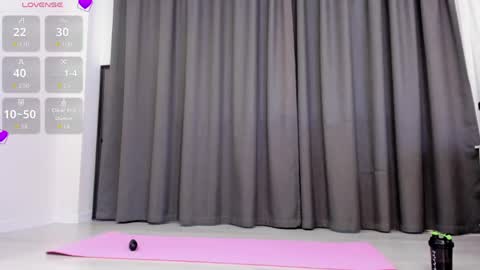 asian_loverpop online show from April 24, 3:42 am