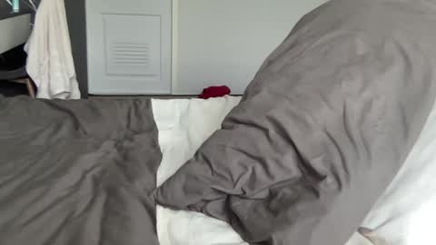 asiangirlandwhiteguy online show from March 4, 3:11 am