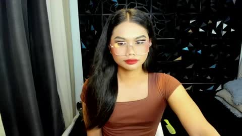 atashakendall online show from May 8, 5:21 am