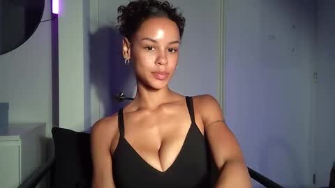 August online show from November 1, 8:02 pm