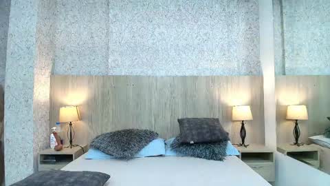 Aura online show from April 21, 2:51 am