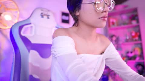 aura_rouss online show from November 6, 1:33 am