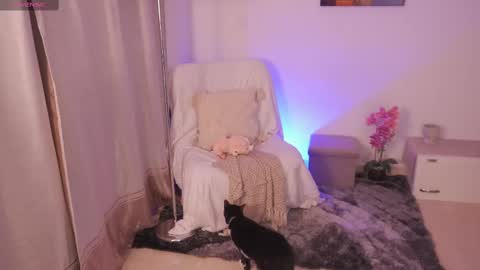        . online show from October 1, 11:42 pm