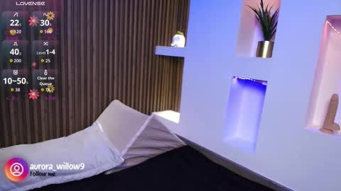 aurora_willow9 online show from February 3, 6:56 pm