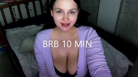 Aurora  Follow me online show from May 10, 11:40 pm