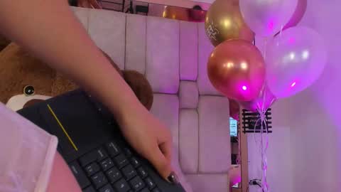 Aurora  online show from February 1, 10:52 pm