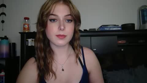 auroralightz1 online show from December 2, 2:57 am