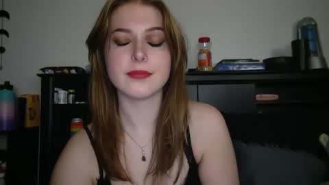 auroralightz1 online show from December 22, 3:42 am