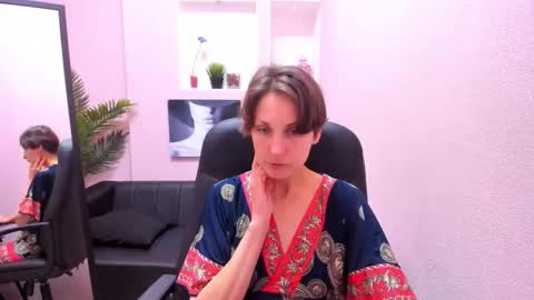 Aurora online show from October 15, 3:25 pm