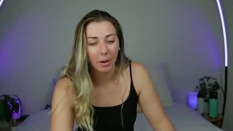 aussielulu online show from October 4, 4:29 am